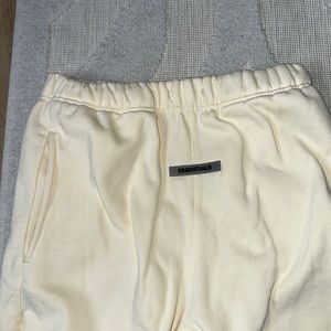 Off white Essentials brand new worn once women sweatpants